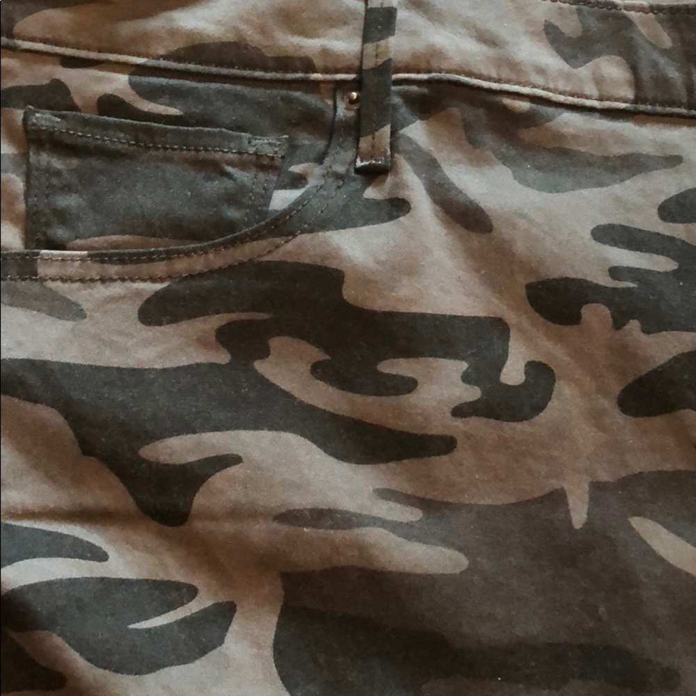 🆕Levi's Plus 721 High-Rise Skinny Black Camo 26W - Picture 7 of 13